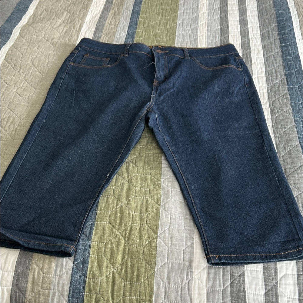 Women's Dark Blue Cropped Jeans